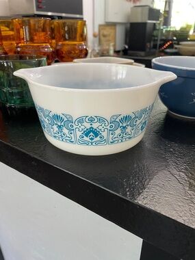 Pyrex Horizons White Glass Casserole Bowl with Teal Geometric Border 1Qt 473